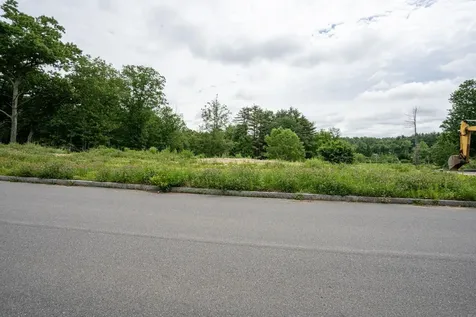 35 Steele Derry NH 03038