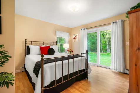 52 Hardy Road Bedford NH 03110