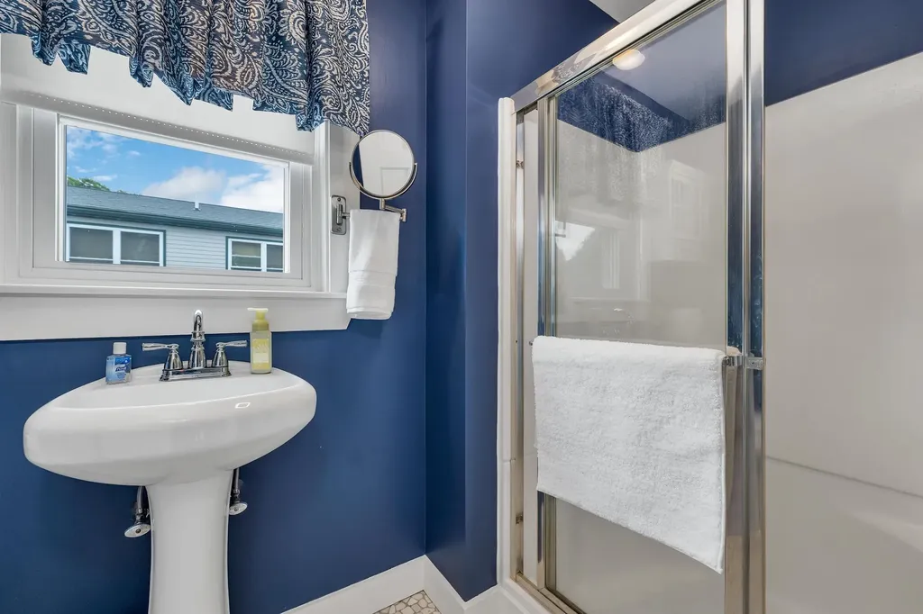 163 Ocean Road Portsmouth NH 03801