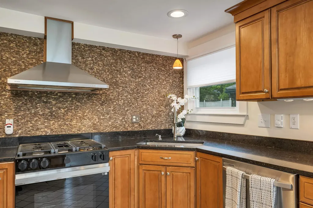 163 Ocean Road Portsmouth NH 03801