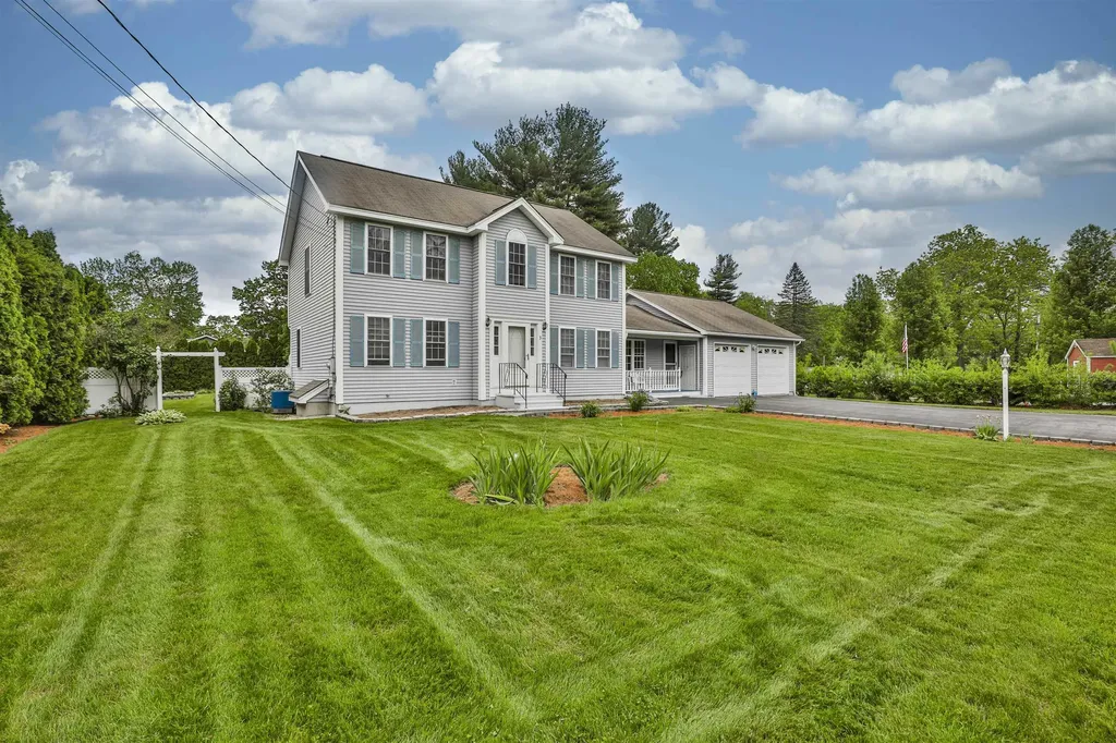 3 Ash Street Hudson NH 03051