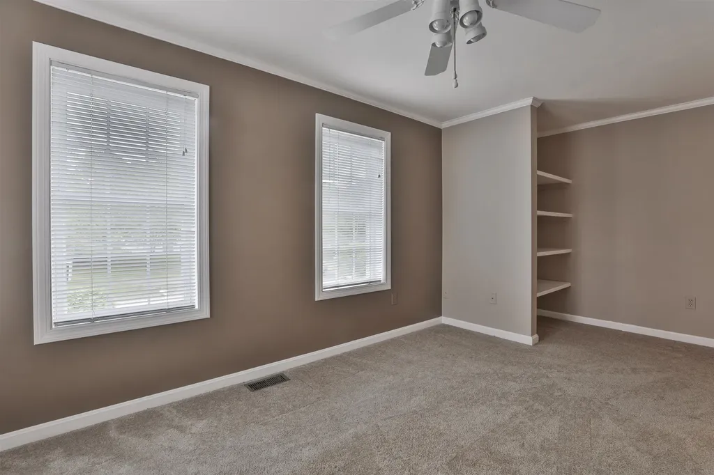 3 Ash Street Hudson NH 03051