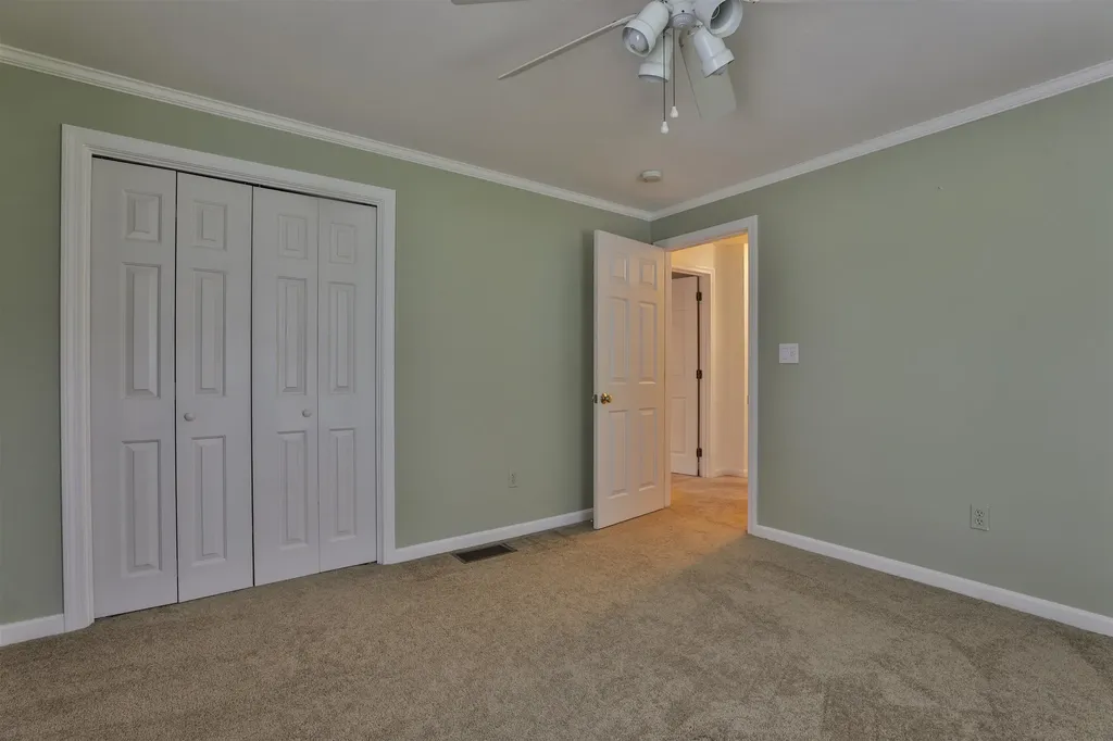 3 Ash Street Hudson NH 03051