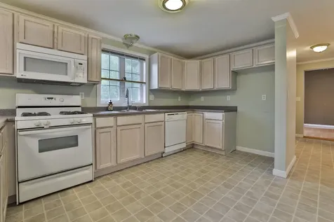 3 Ash Street Hudson NH 03051