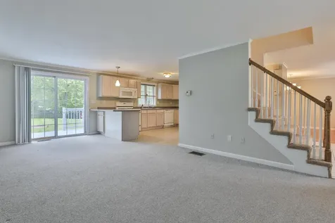 3 Ash Street Hudson NH 03051