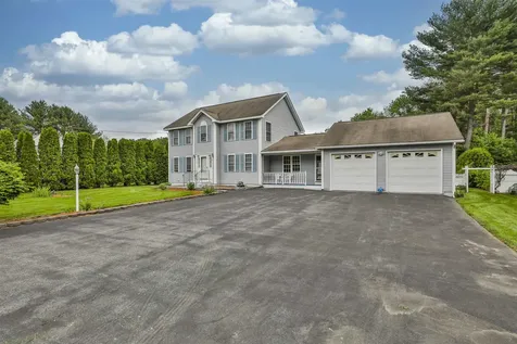 3 Ash Street Hudson NH 03051