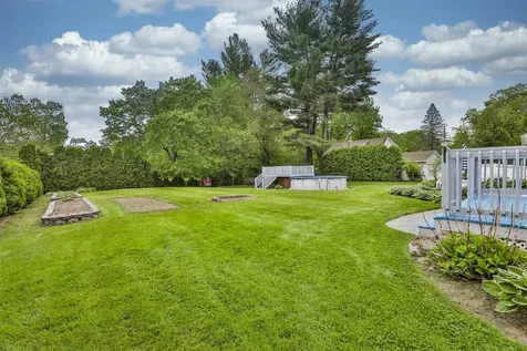 3 Ash Street Hudson NH 03051