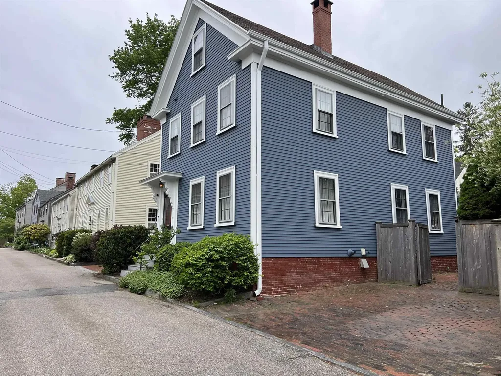 74 Gates Street Portsmouth NH 03801
