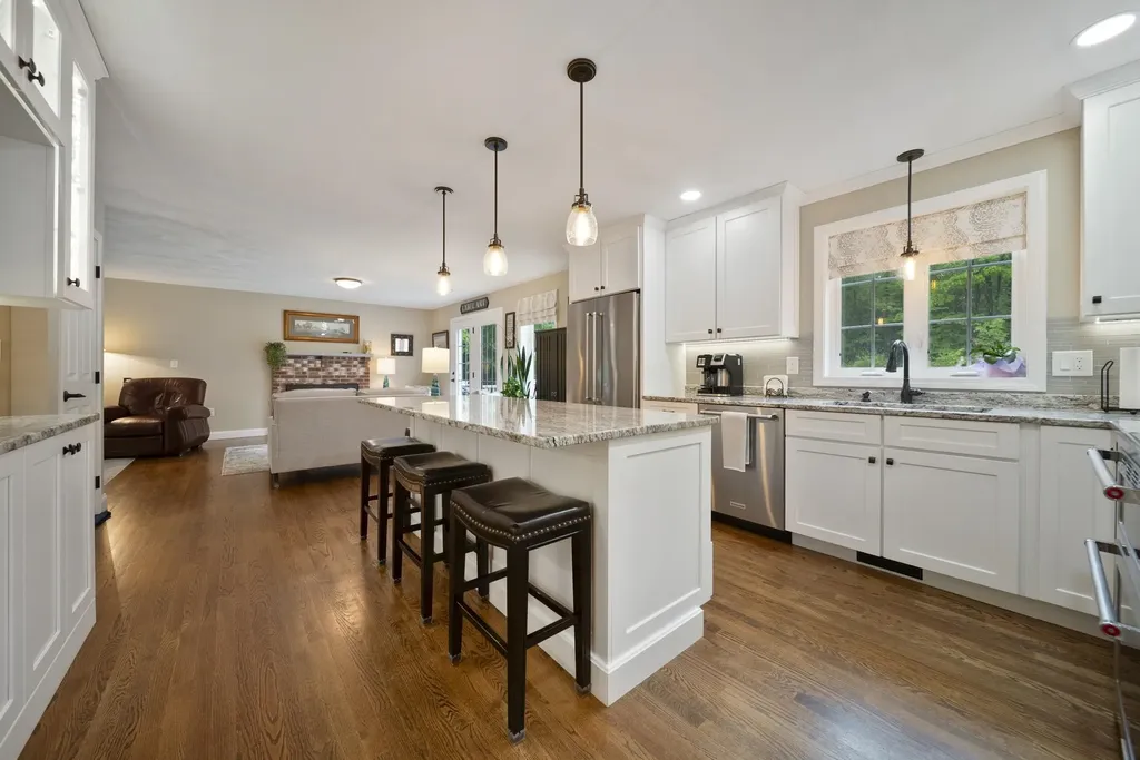29 Bear Run Temple NH 03084