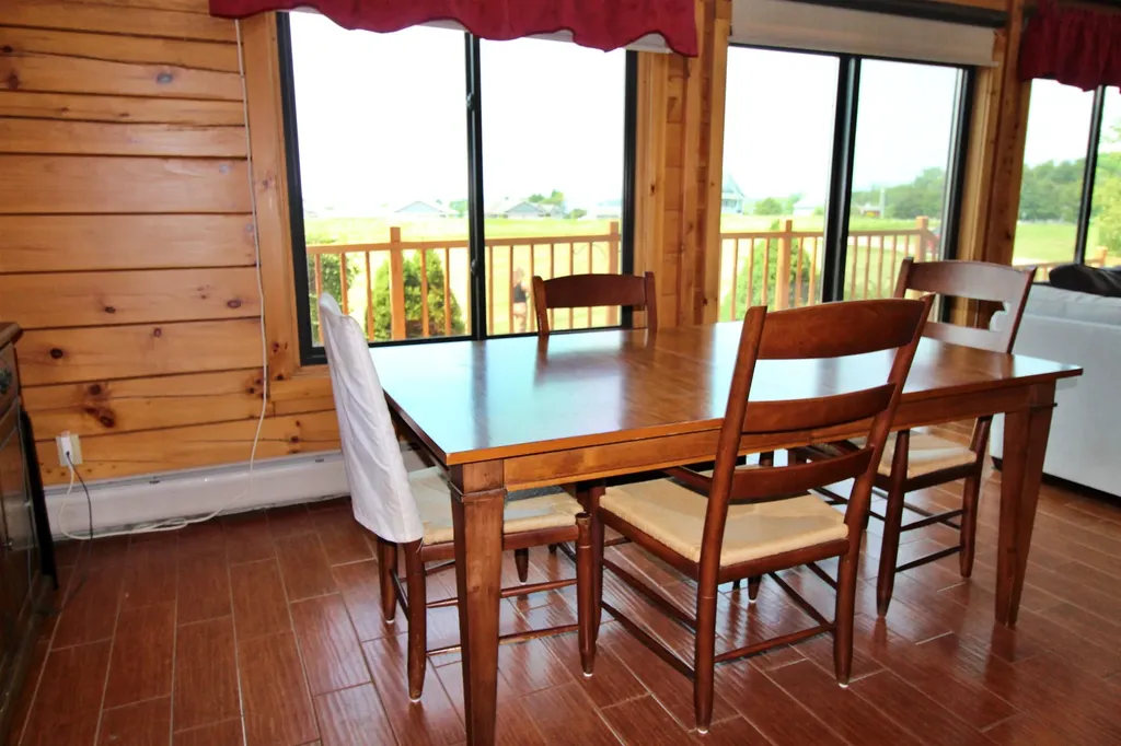 8 Maynard Court Grand Isle VT 05458