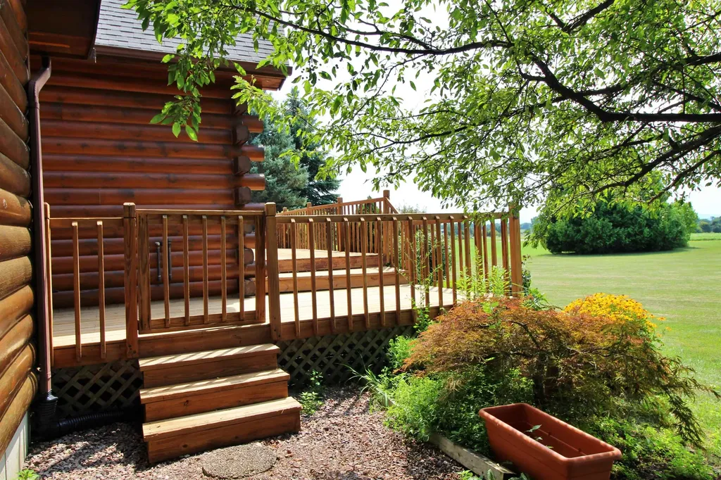 8 Maynard Court Grand Isle VT 05458