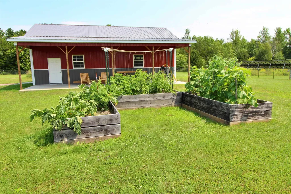 8 Maynard Court Grand Isle VT 05458