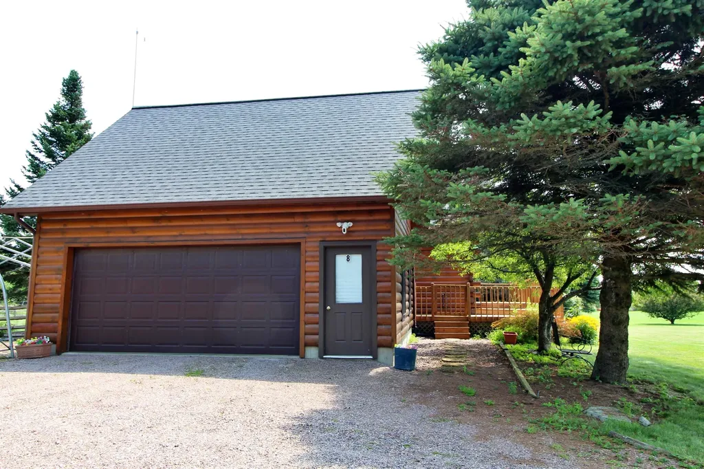 8 Maynard Court Grand Isle VT 05458