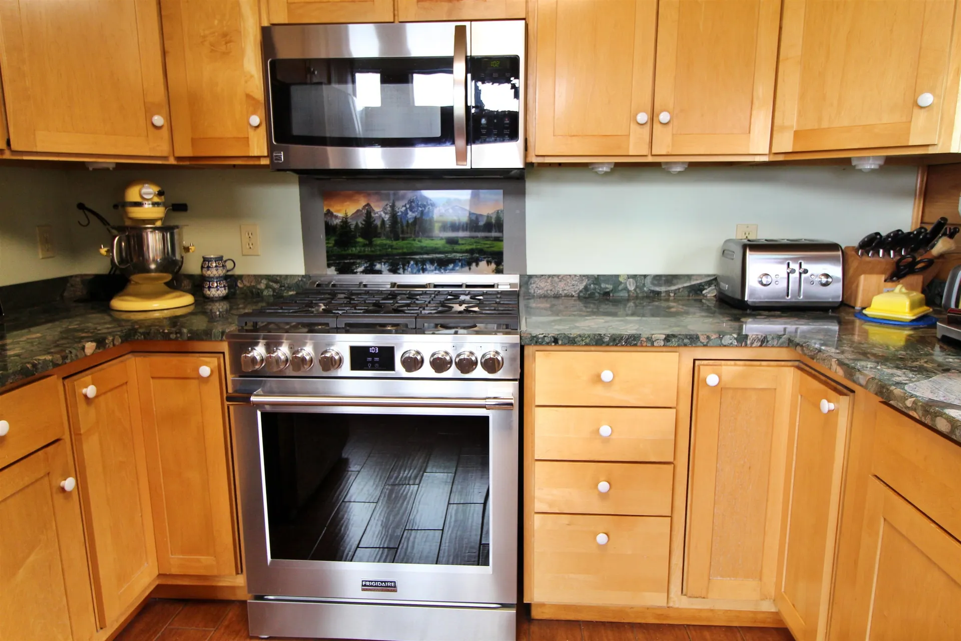 8 Maynard Court Grand Isle VT 05458