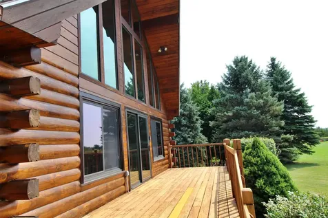 8 Maynard Court Grand Isle VT 05458