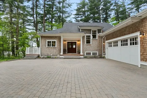 8 Wisteria Lane Eliot ME 03903
