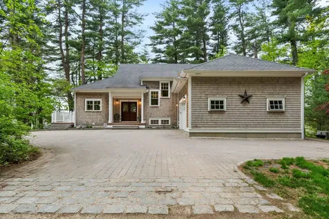 8 Wisteria Lane Eliot ME 03903