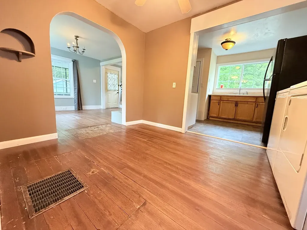 19 Gambier Street Claremont NH 03743