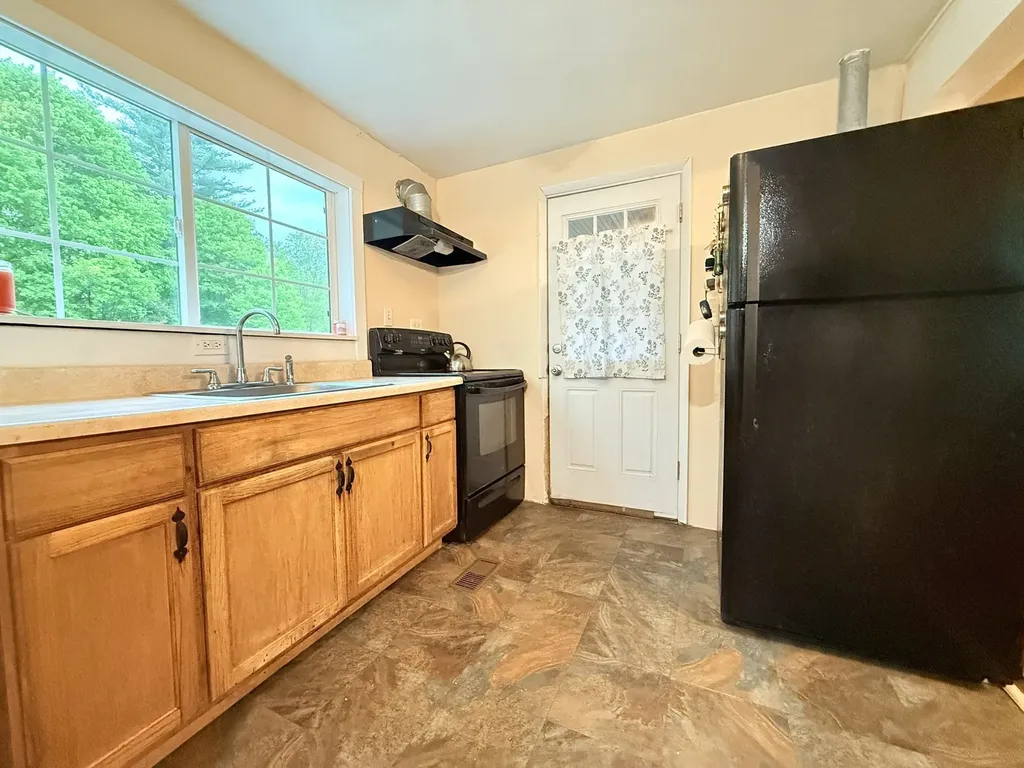 19 Gambier Street Claremont NH 03743