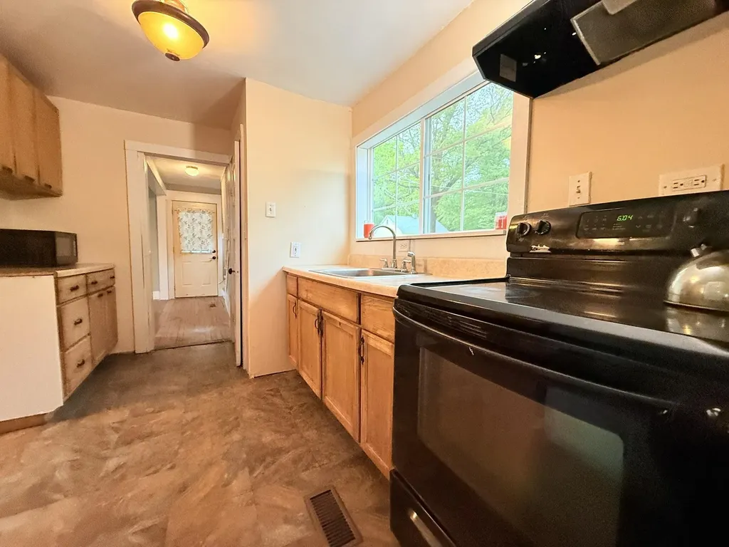 19 Gambier Street Claremont NH 03743