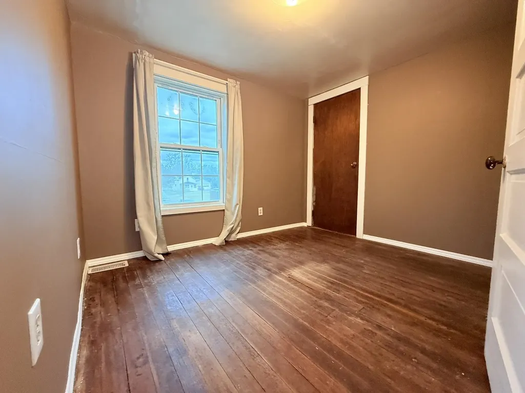 19 Gambier Street Claremont NH 03743