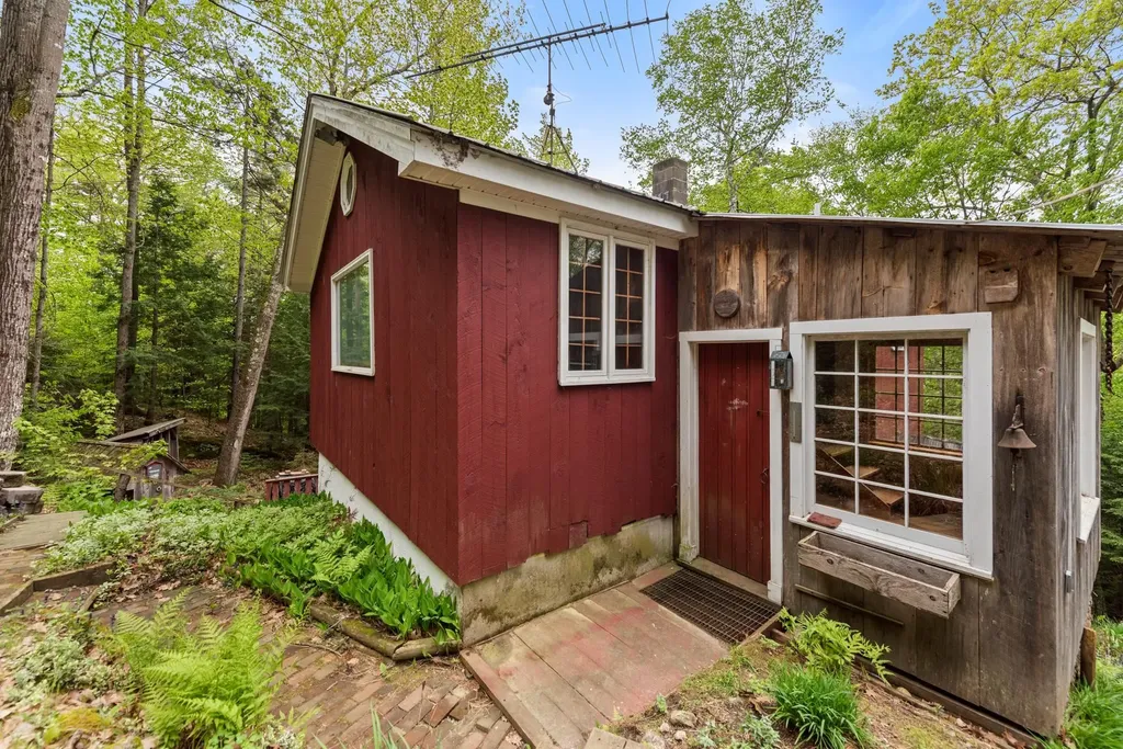 2834 Nh Route 175 Thornton NH 03285