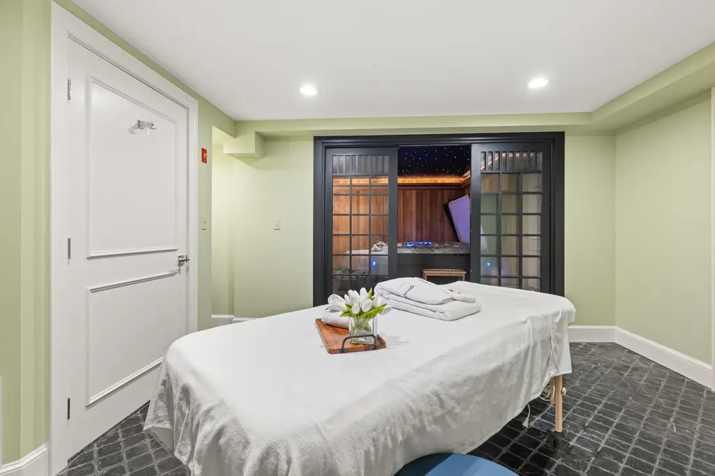 34 Orchard Hill Road Greenland NH 03840