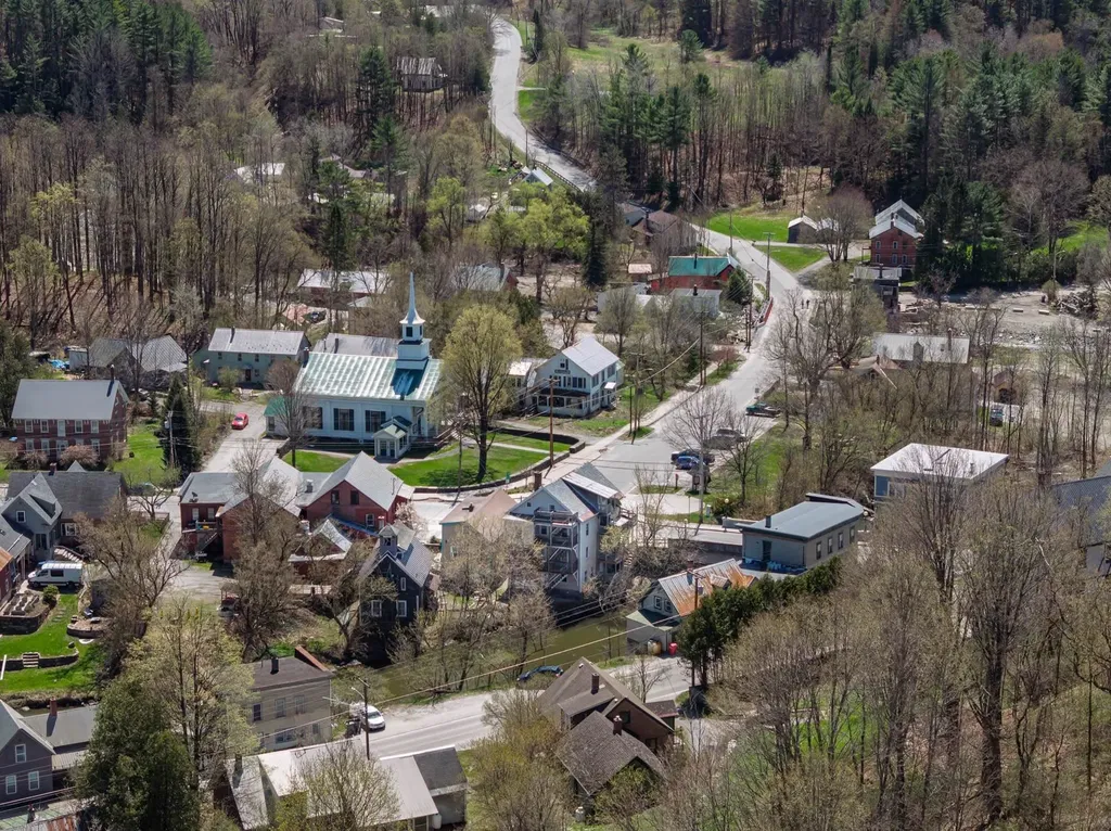 39 Main Street Plainfield VT 05667