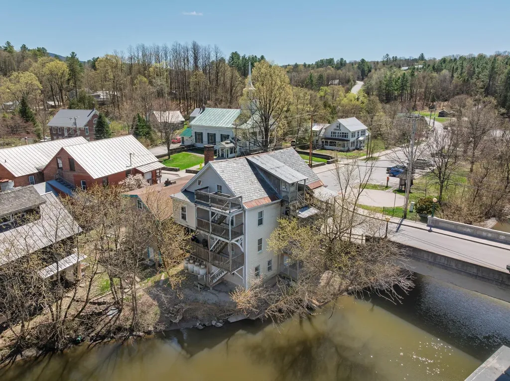 39 Main Street Plainfield VT 05667