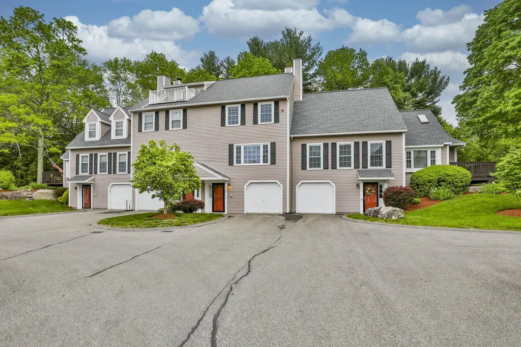 6 Shoal Creek Road Hudson NH 03051