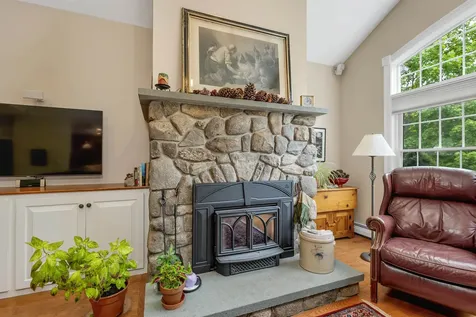 138 Oak Hill Road Barrington NH 03825