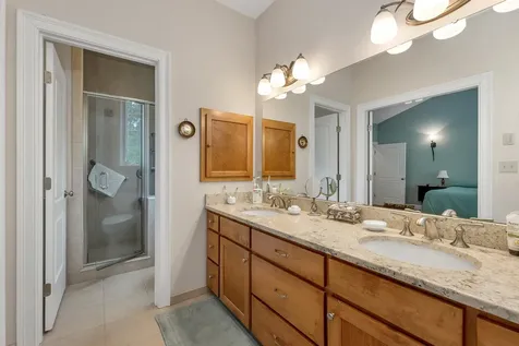 138 Oak Hill Road Barrington NH 03825