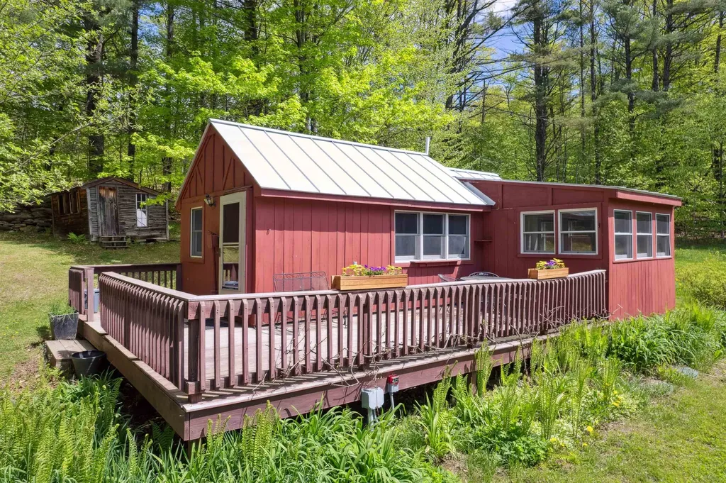 1176 Cross Road Strafford VT 05070