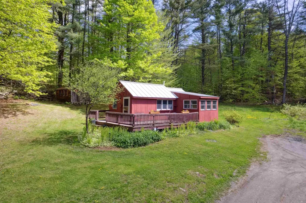 1176 Cross Road Strafford VT 05070