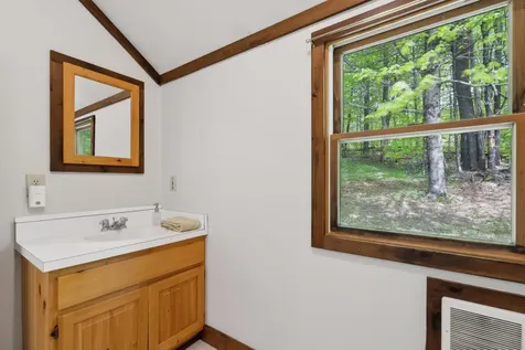 1176 Cross Road Strafford VT 05070