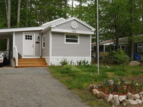 102 Boxwood Lane Raymond NH 03077