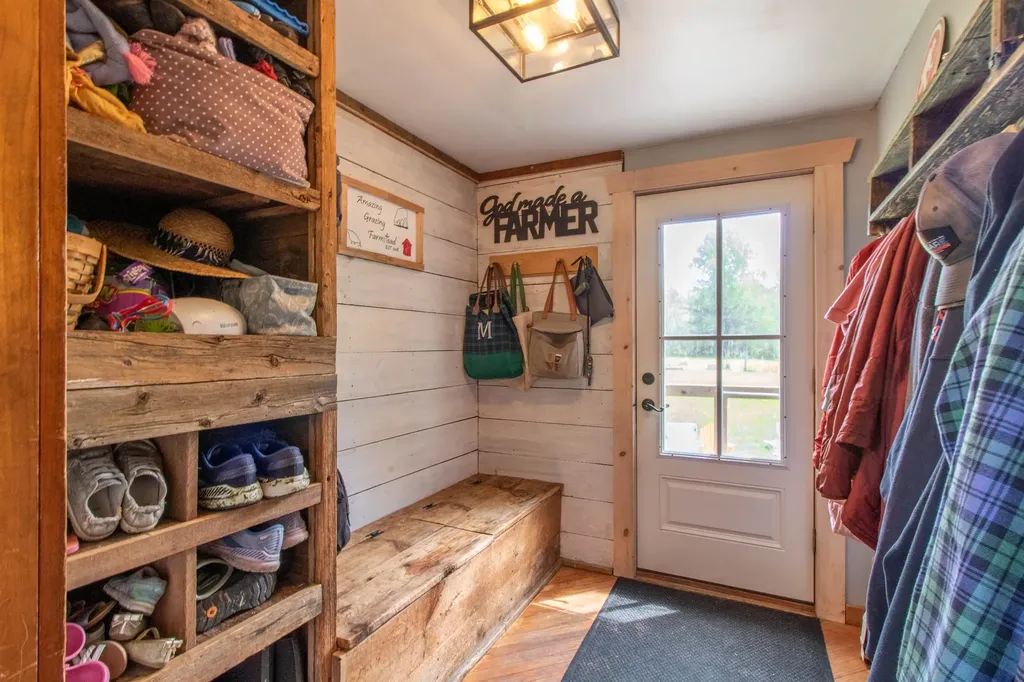 174 Andrews Road Holland VT 05830