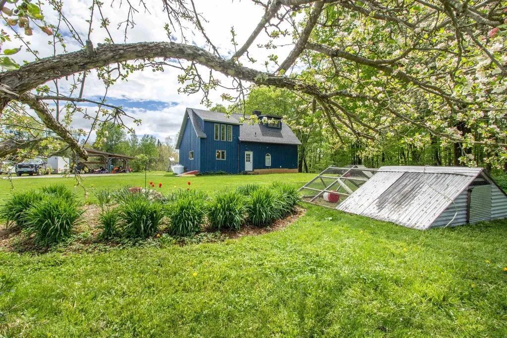 174 Andrews Road Holland VT 05830