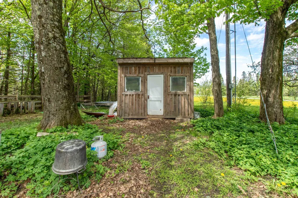 174 Andrews Road Holland VT 05830