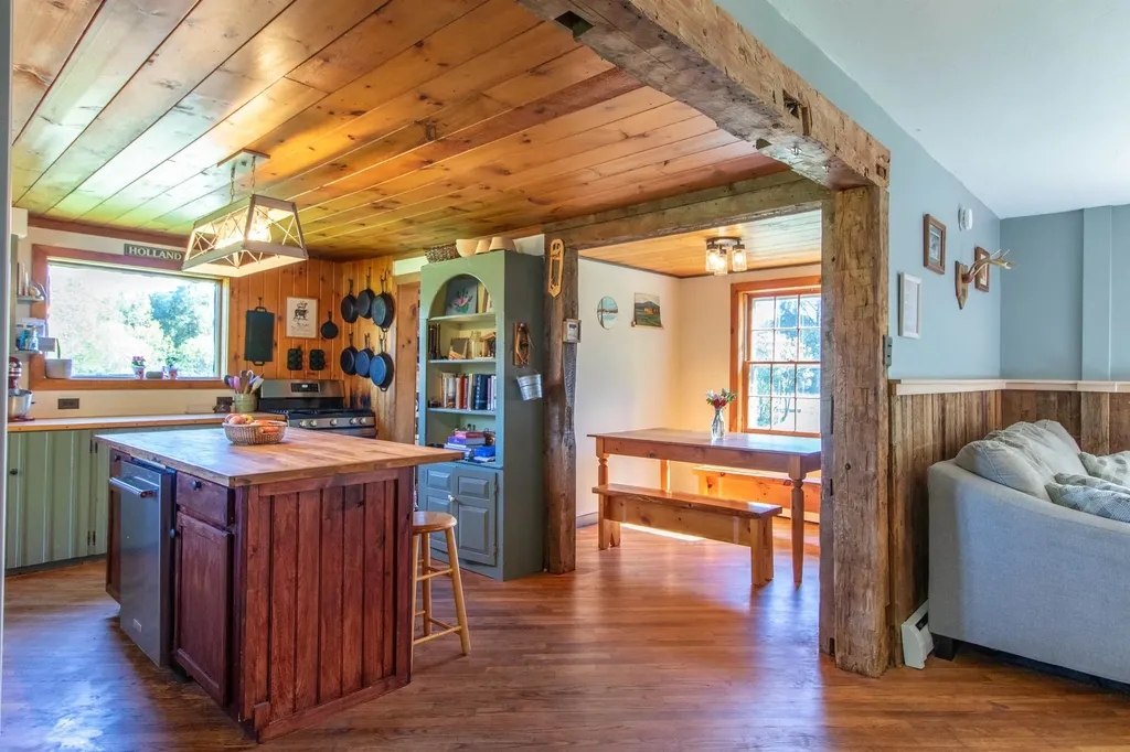 174 Andrews Road Holland VT 05830