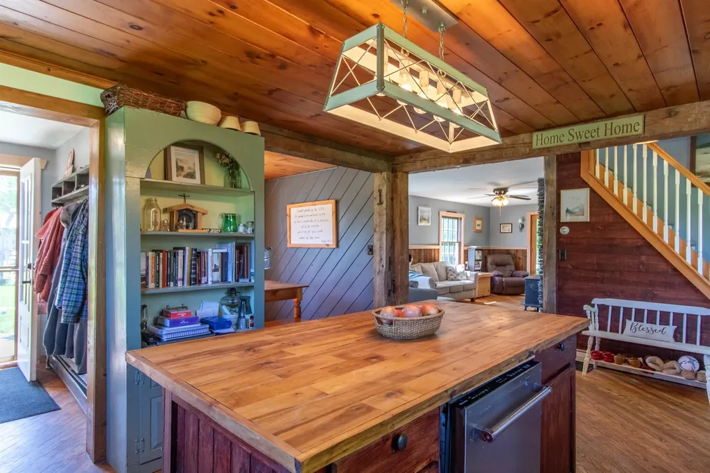 174 Andrews Road Holland VT 05830