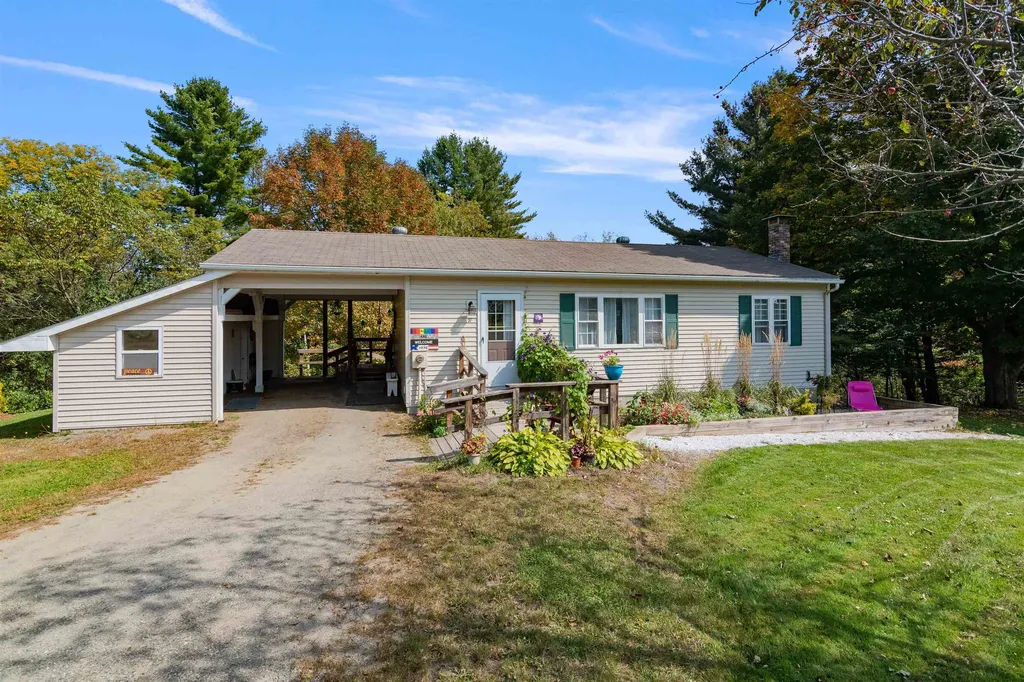 71 Scottsdale Road Newport City VT 05855