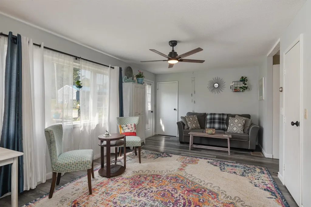 71 Scottsdale Road Newport City VT 05855