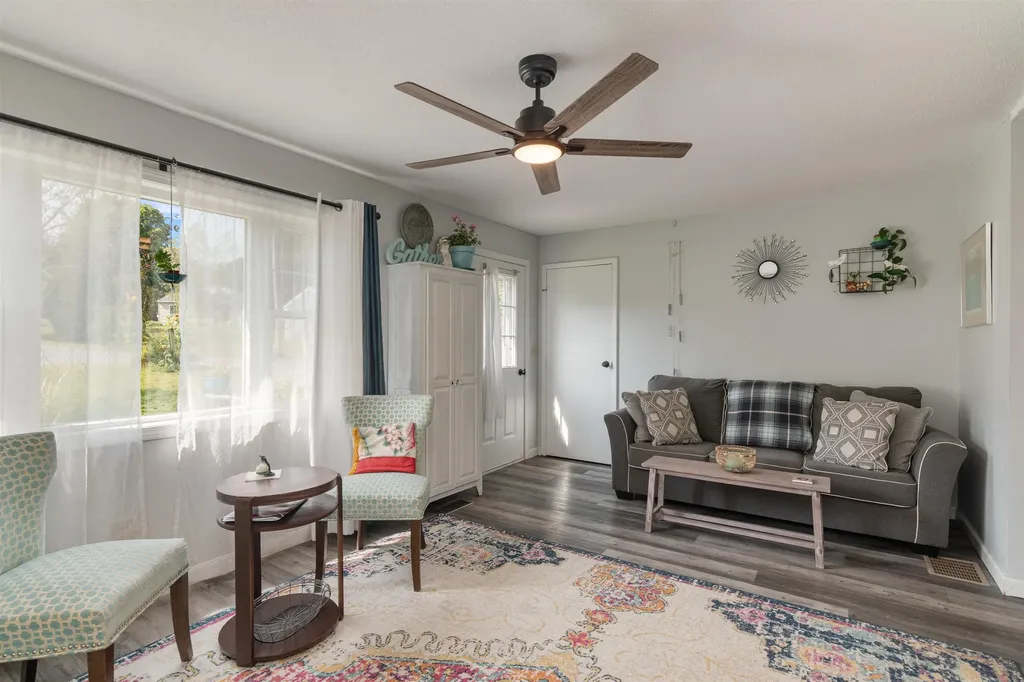 71 Scottsdale Road Newport City VT 05855