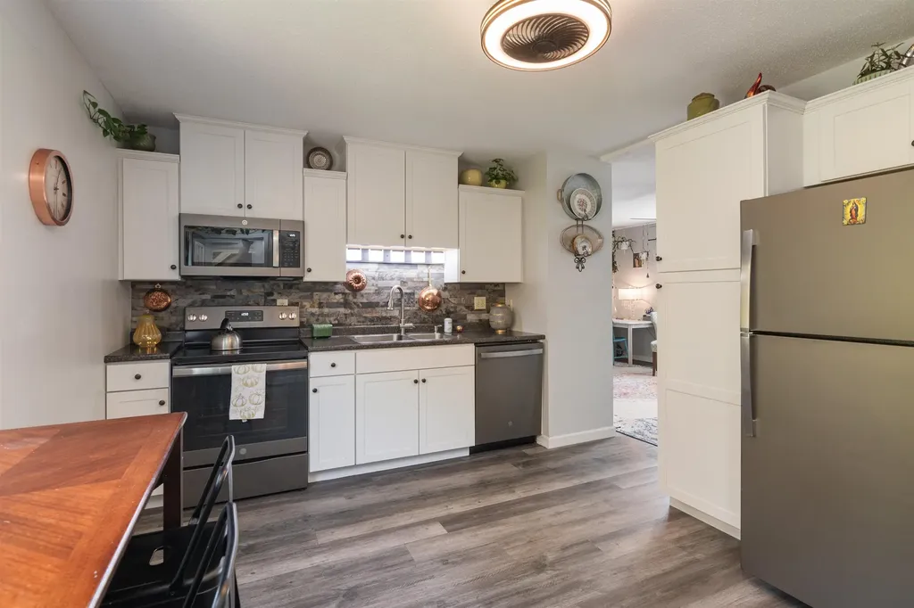 71 Scottsdale Road Newport City VT 05855