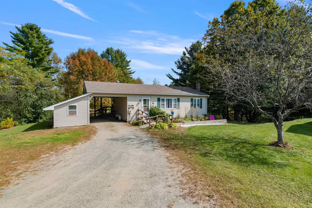 71 Scottsdale Road Newport City VT 05855