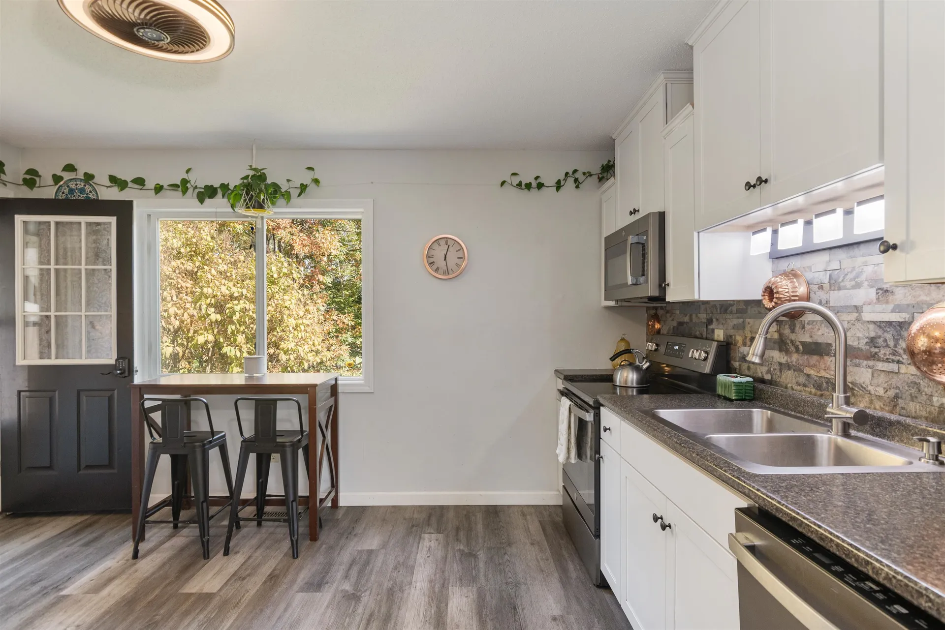 71 Scottsdale Road Newport City VT 05855