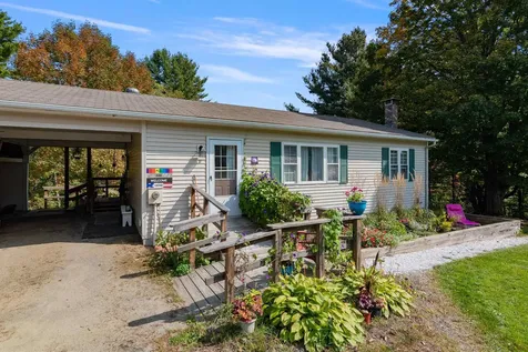 71 Scottsdale Road Newport City VT 05855