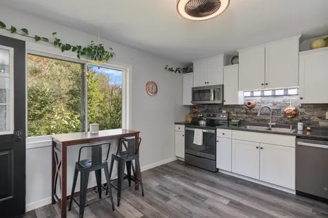 71 Scottsdale Road Newport City VT 05855