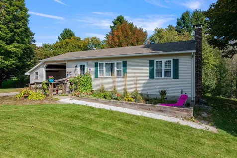 71 Scottsdale Road Newport City VT 05855